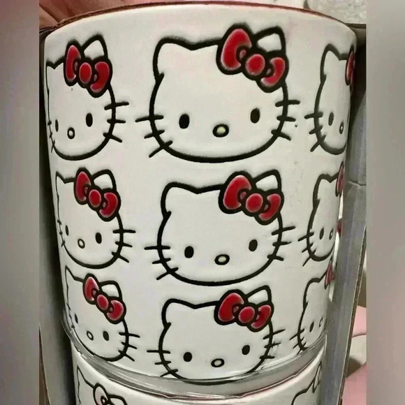 Hello Kitty Coffee Mug Set - Picture 5 of 10